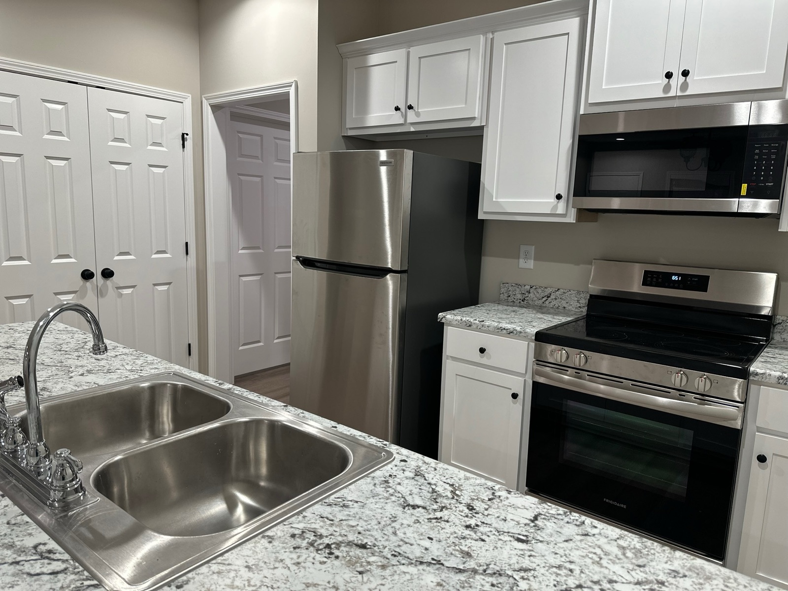 Furnished 4BR Executive Home — photo 2